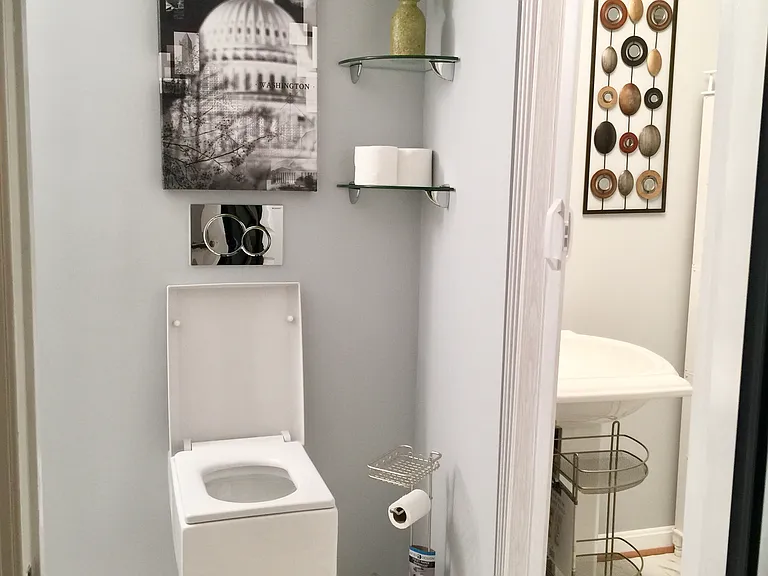 715 6th St NW #1001 — Photo 9