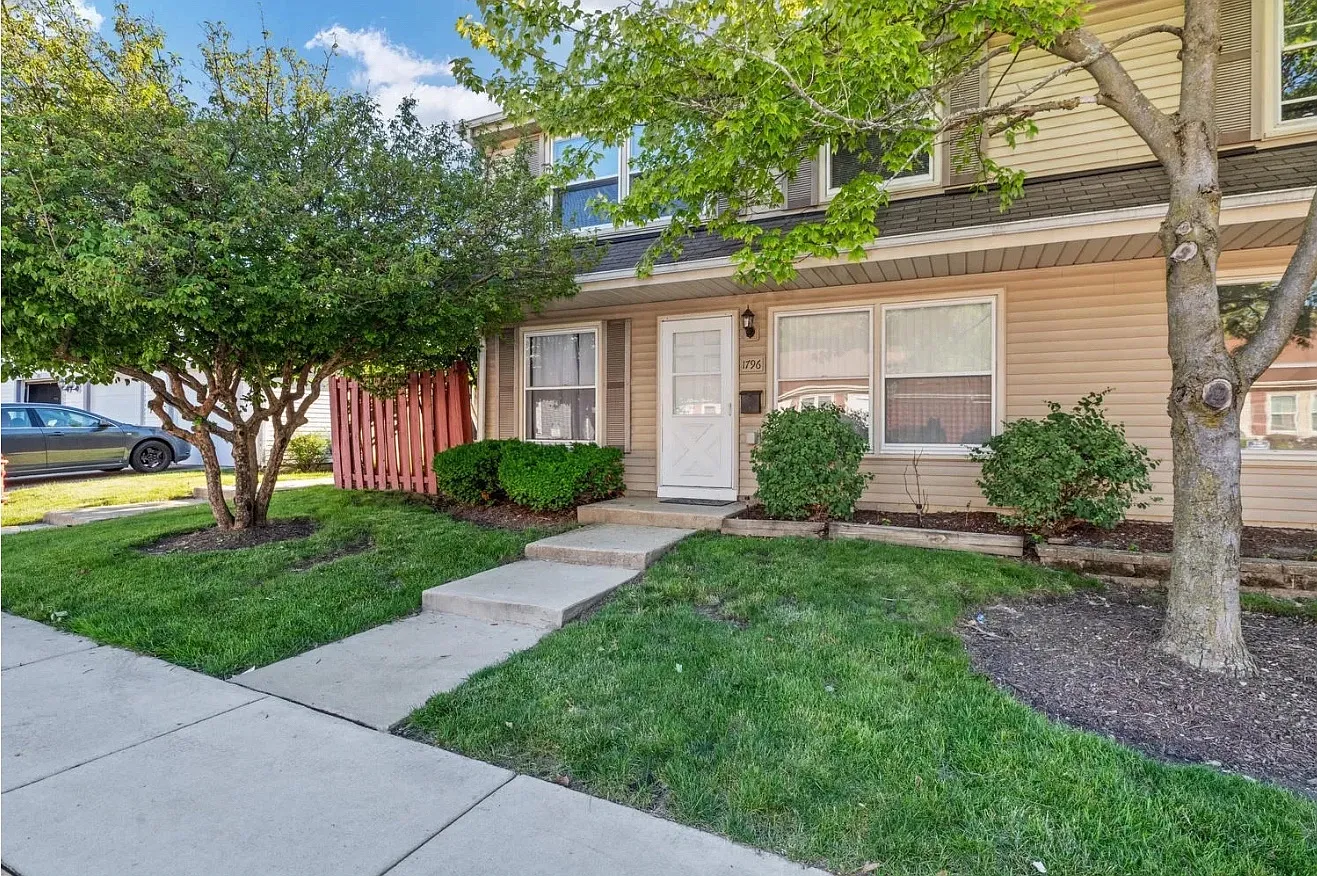 3 bed, 1.5 bath, 1500 sqft, $2,600 — Photo 2