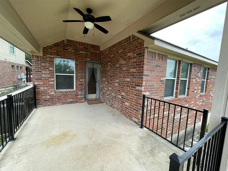 524 Cameron Cv — Photo 19
