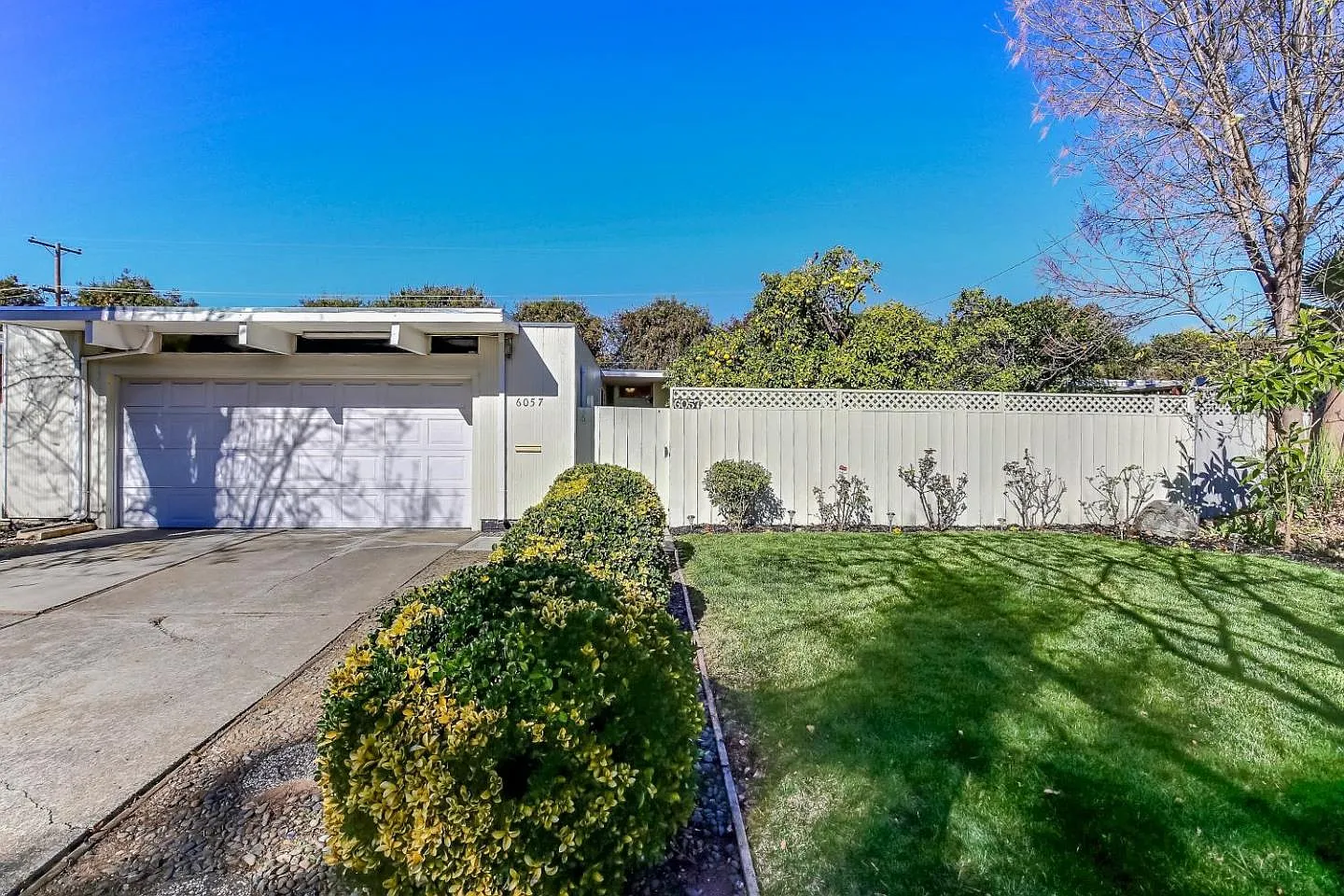 6057 Shadygrove Dr photo 1