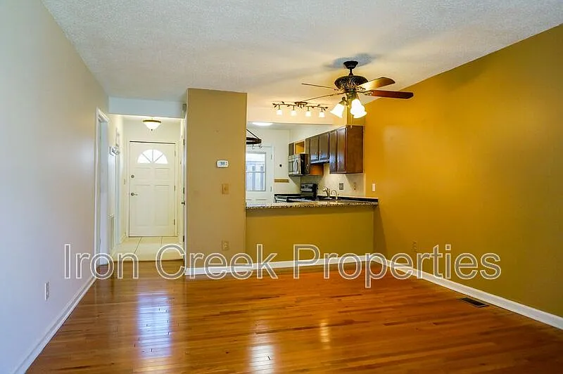 1 bed, 1.0 bath, 768 sqft, $1,350 — Photo 3