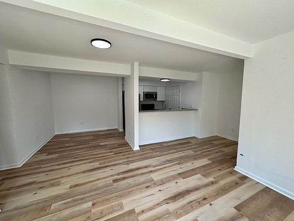 3rd image of 401 N 35th St #51
