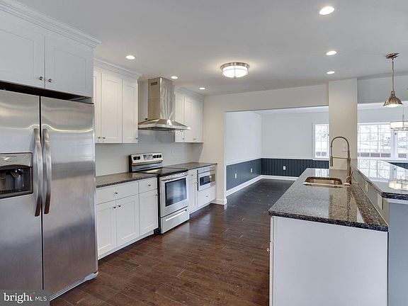 4th image of 29602 Dogwood Cir