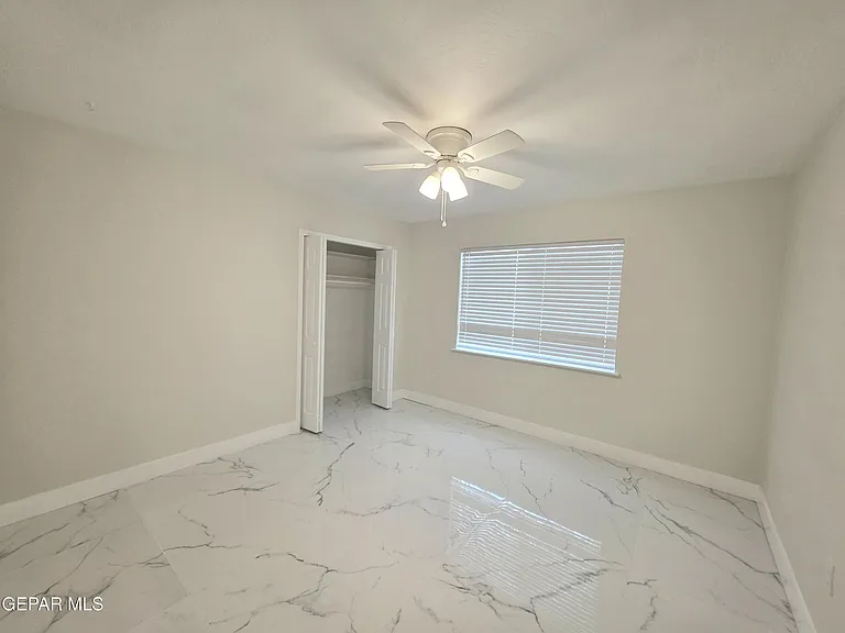 302 Quincy Ave — Photo 17