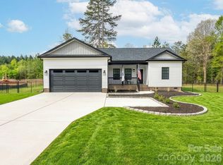 2462 Shoal Rd, Crouse, NC 28033