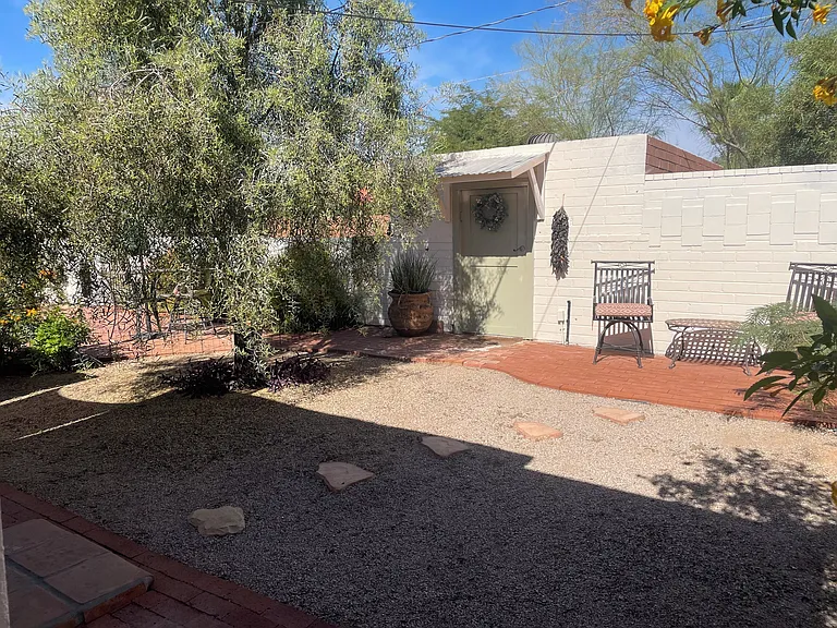 Casite private courtyard