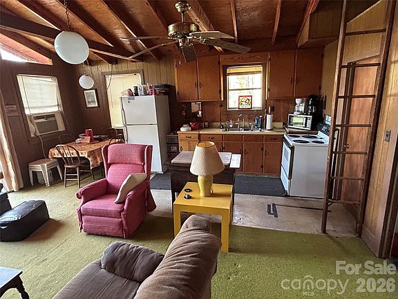 5th image of 153 Barksdale Ln