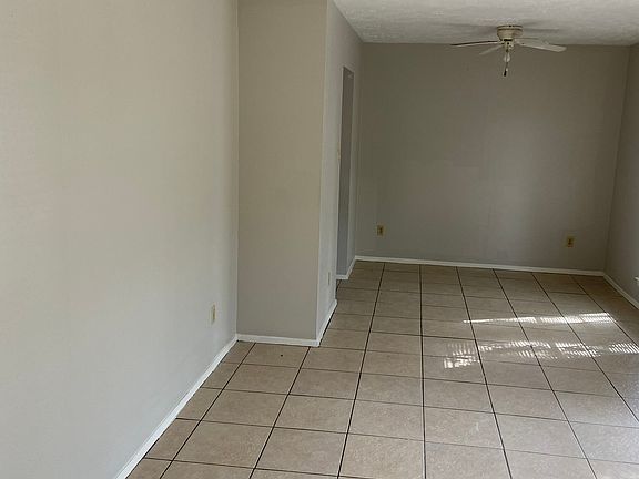 3rd image of 5215 Green Timbers Dr