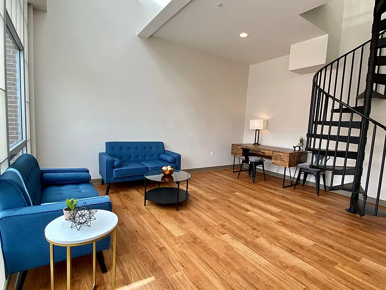 116 E 3rd St — Photo 22