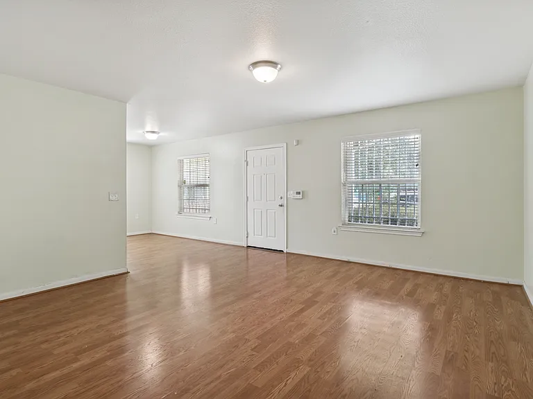 1834 Bayside St — Photo 1