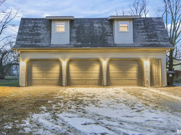 207 S Stewart St, Mc Lean, IL 61754