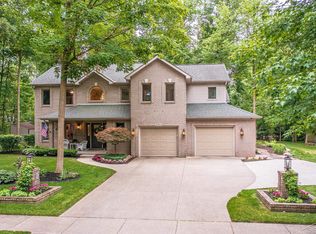 711 Maple Crest Dr, Frankenmuth, MI 48734