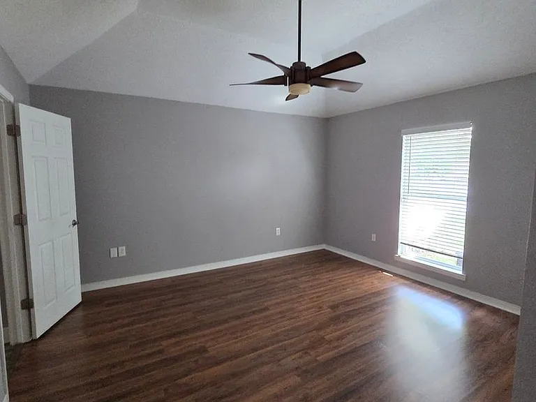 117 Moonraker Dr — Photo 12