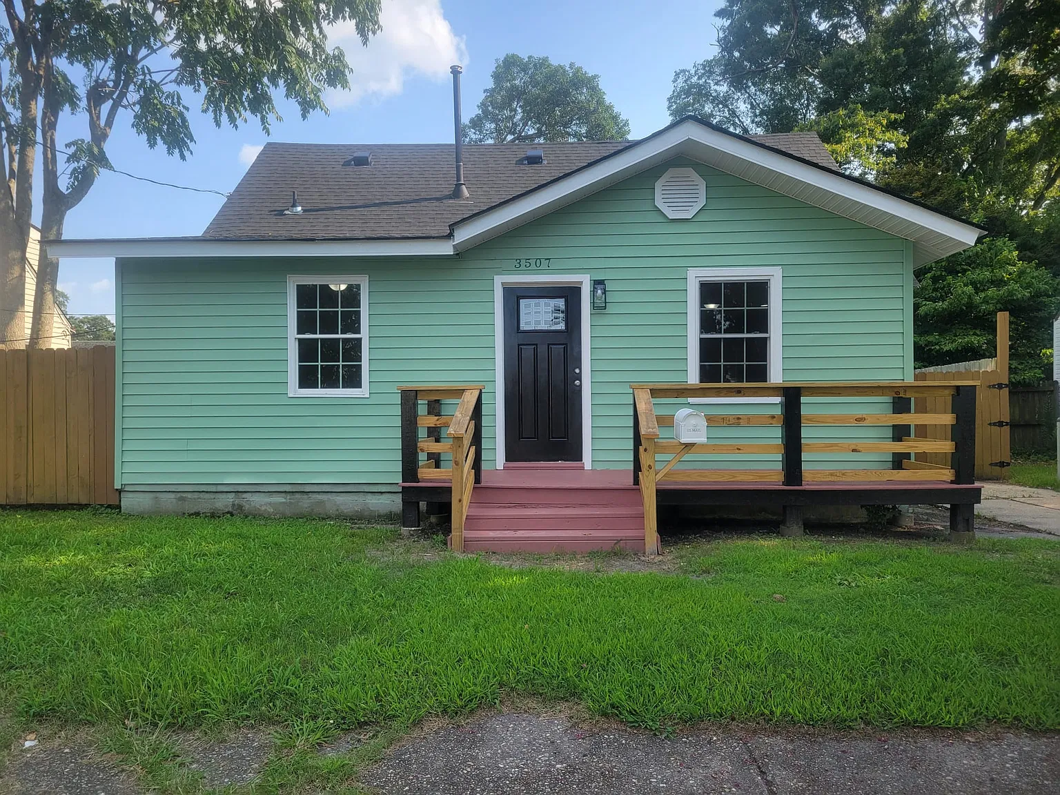 4 bed, 1514 sqft, $2,400 — Photo 1