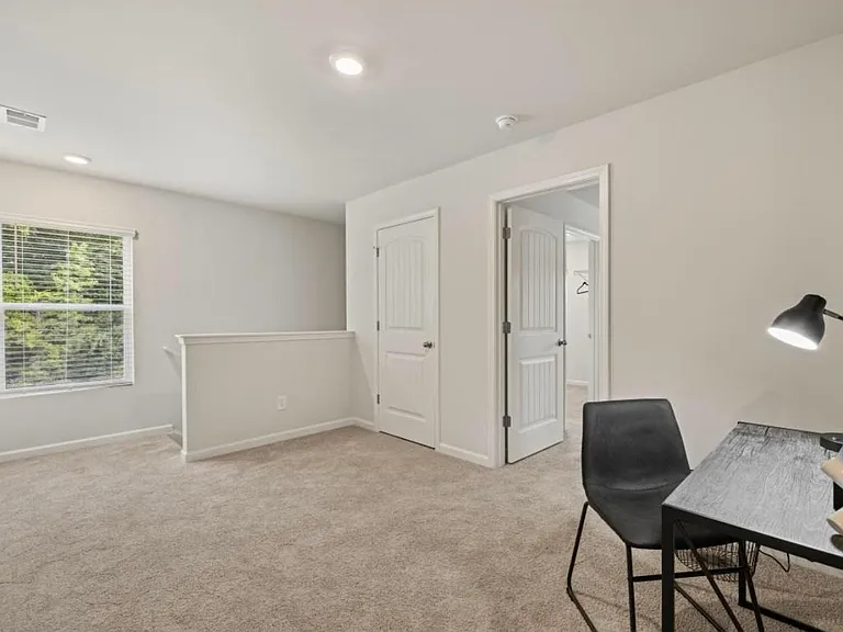 63 Oaktree St — Photo 7