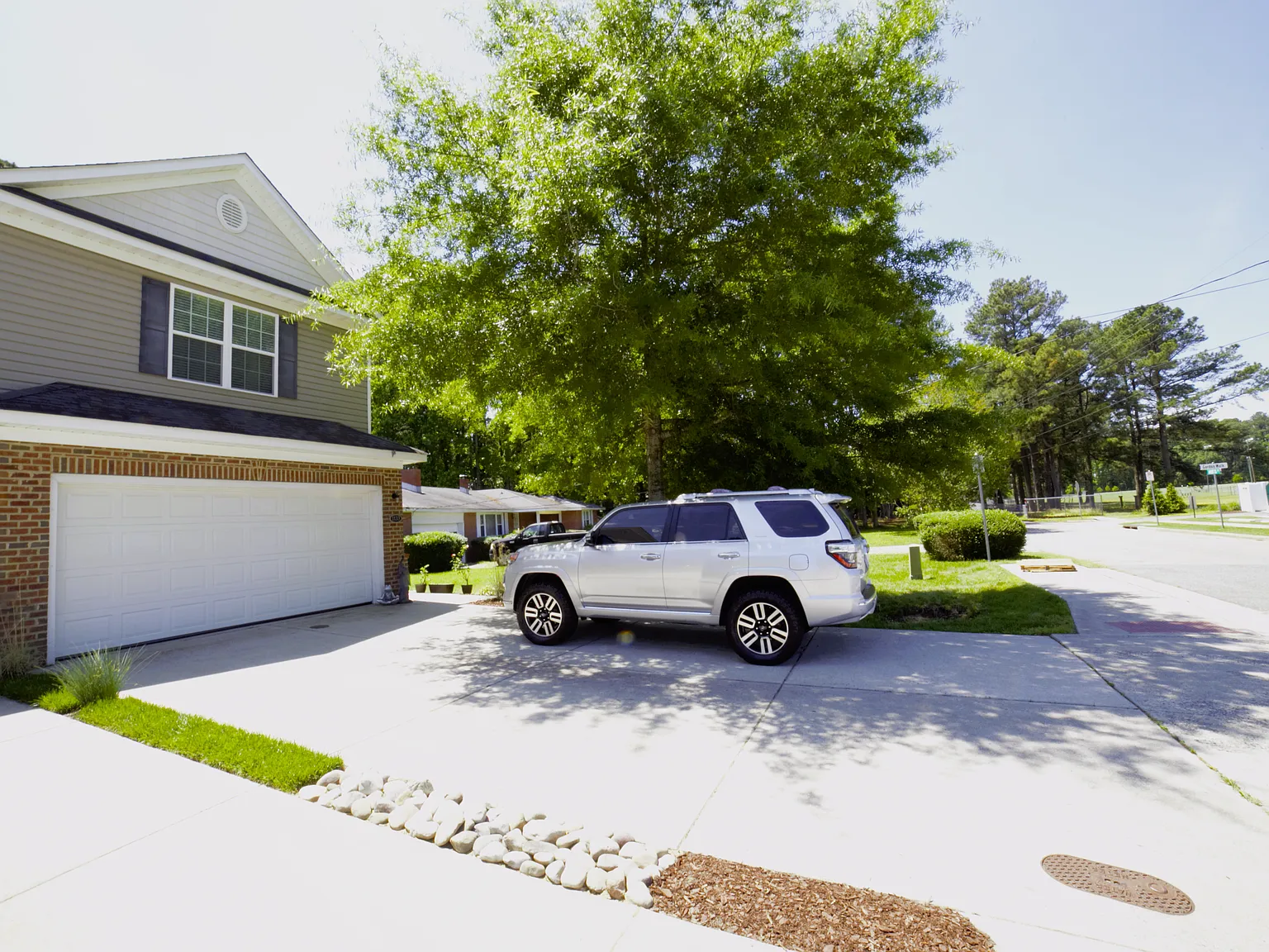 3 bed, 2.5 bath, 1658 sqft, $2,600 — Photo 2
