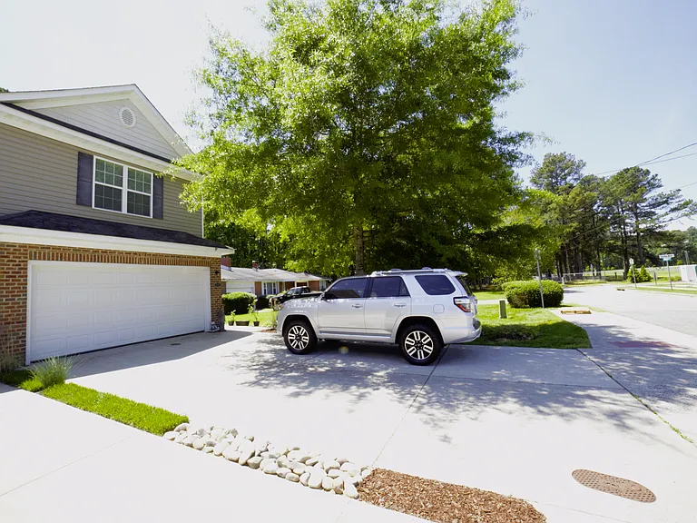 1133 Americus Ave — Photo 2