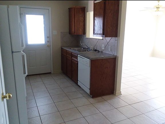 5th image of 1506 Golden Eagle Ct #A