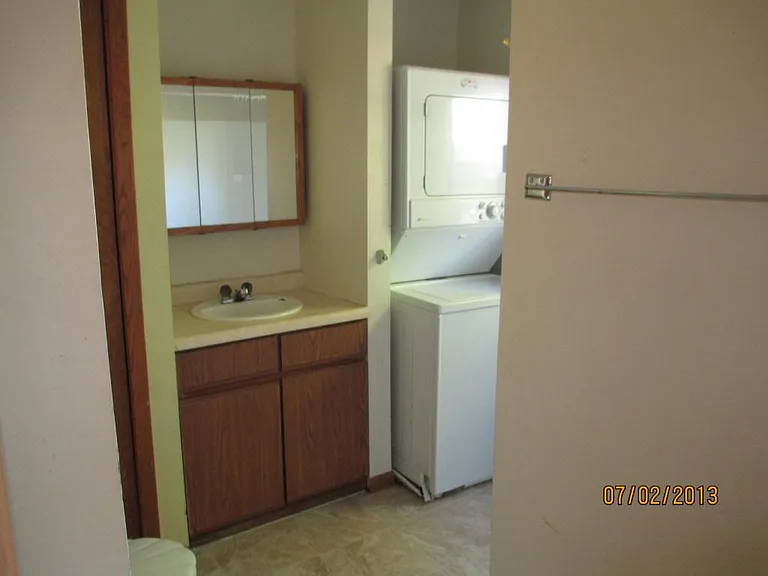 10746 Minnie Ave — Photo 6