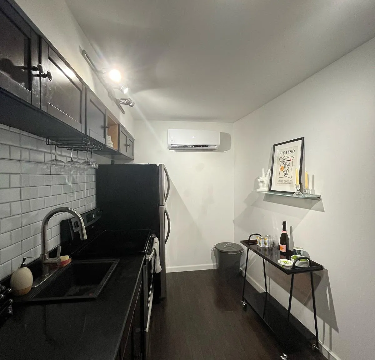 Studio, 450 sqft, $1,950 — Photo 4