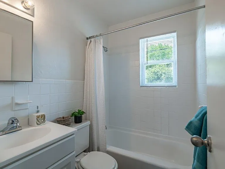 Glen Ellen Apartment Homes — Photo 6