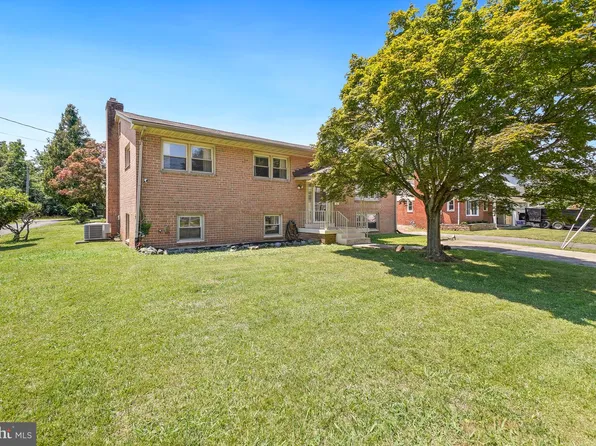 6629 Harriett St, Falls Church, VA 22042