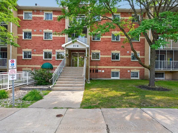 316 Kingsdale Ave #411, Kingston, ON K7M 8S2
