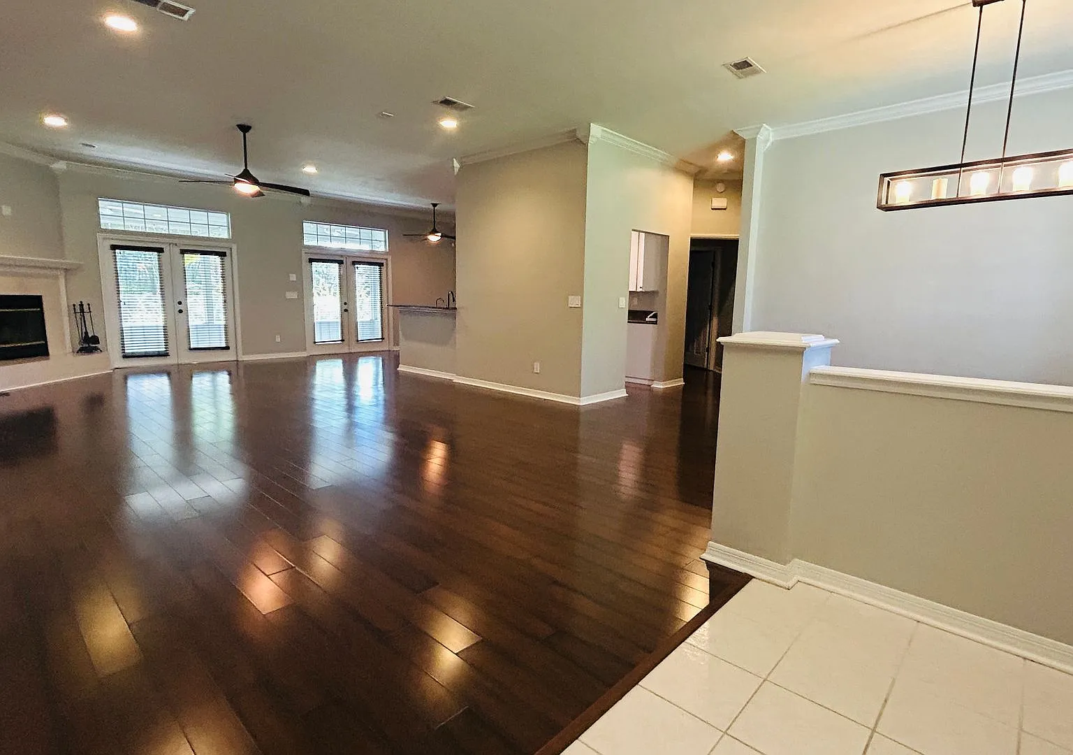 Spacious 3-Bedroom Home with Office, Fenced Yard & Screened Lanai — Photo 2