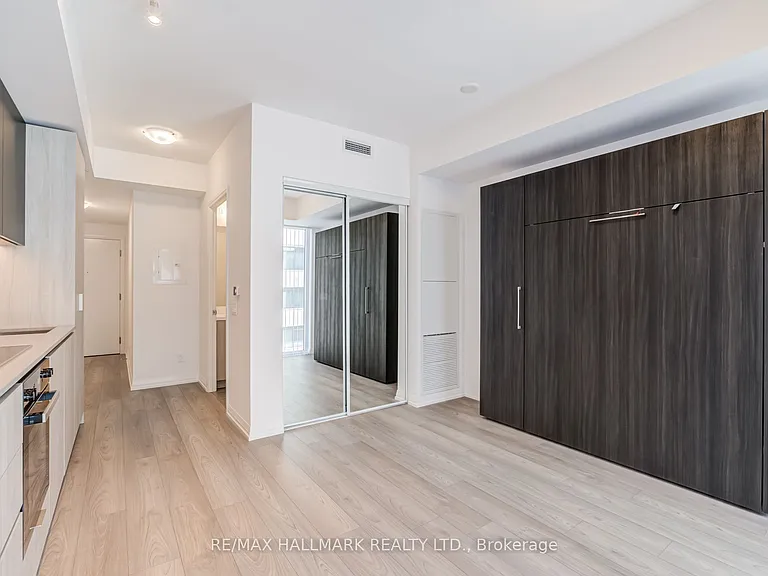 400 King St W #1701 — Photo 16