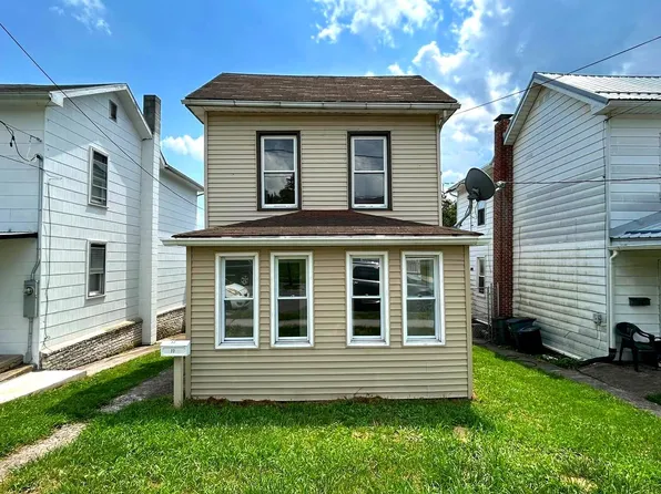 72 Bowery St, Frostburg, MD 21532