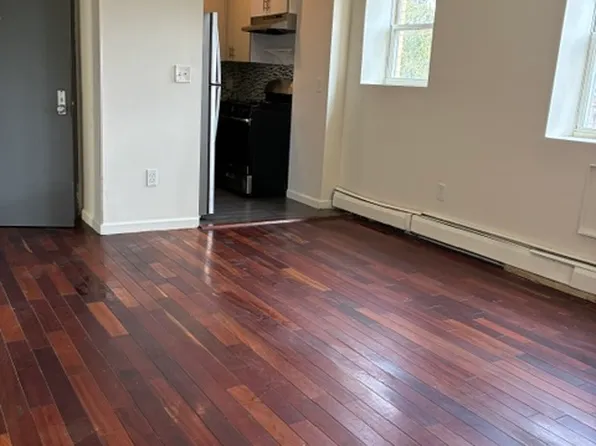 14 Buffalo Avenue image 1 of 15