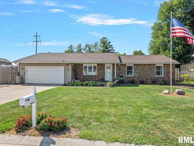 844 Magnolia Dr, Chatham, IL, 62629