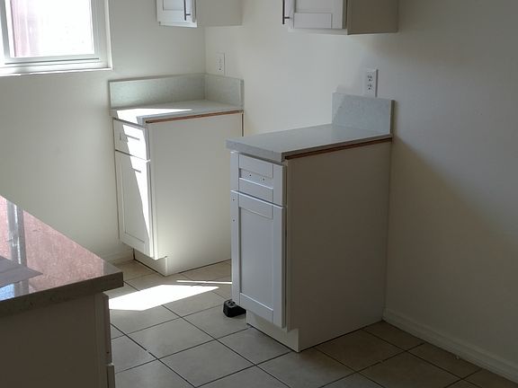 2nd image of 4057 Marlborough Ave APT 11