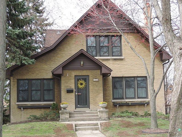 1st image of 146 N Elm Ave