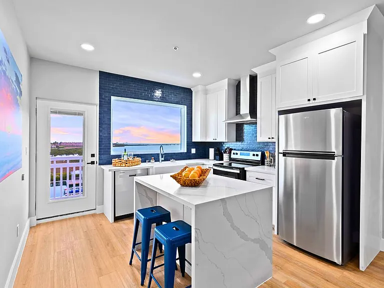 111 W Sunny Isle Dr #201 — Photo 5