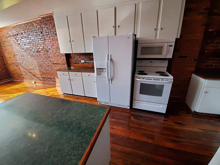 1206 Main St — Photo 4