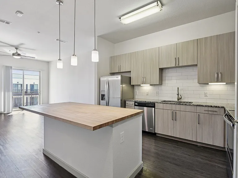 Rivera on Broadway Apartments — Photo 88