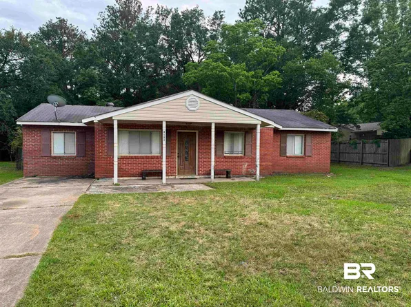 4121 Yorkshire Ln, Mobile, AL 36609