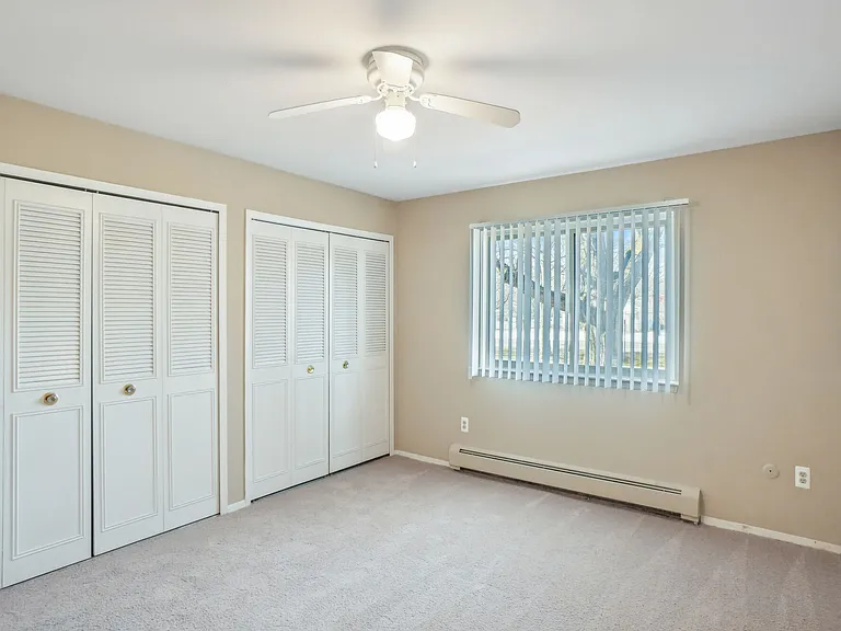 Plymouth Manor Apartments — Photo 19
