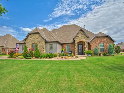 1408 N Golden Bell Way, Mustang, OK, 73064