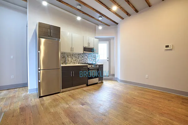 Rented by null | media 6