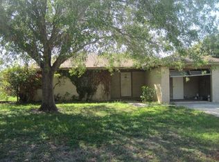 302 Meadow Dr, Marion, TX 78124