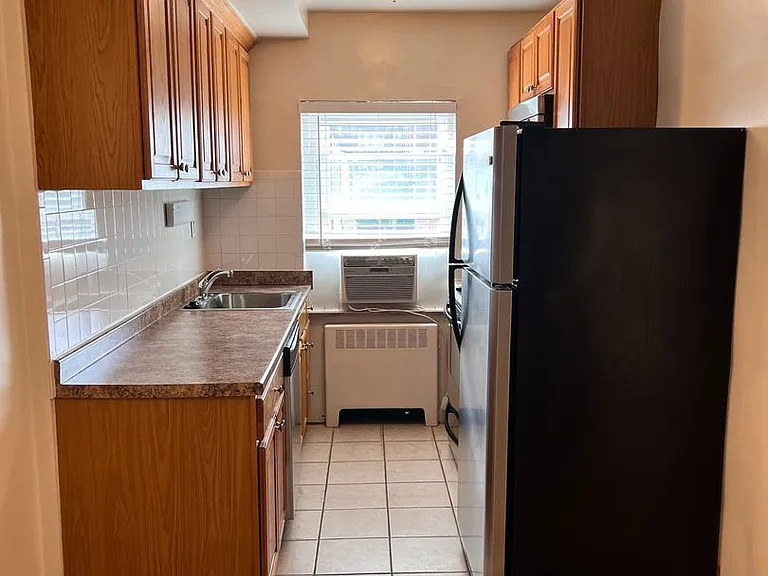 2750 Linshaw — Photo 8