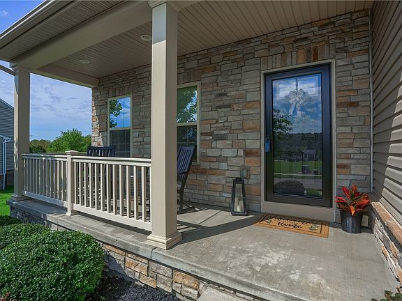 5th image of 353 Park Edge Dr