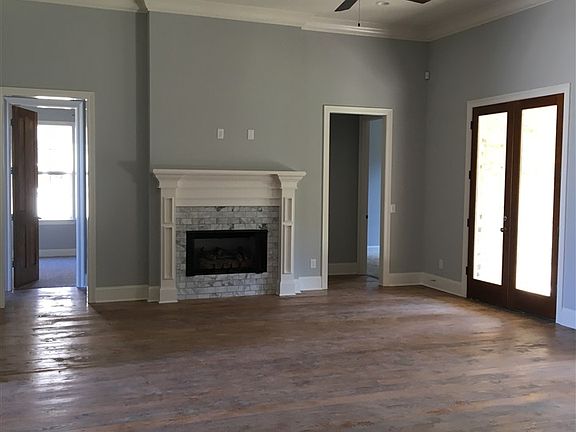 5th image of 151 Belle Terre Dr