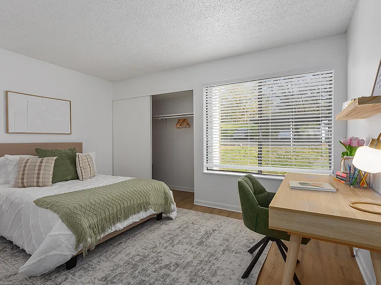 Robin Hill Apartments — Photo 6