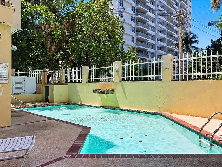 63 Kings Ct #3A — Photo 17