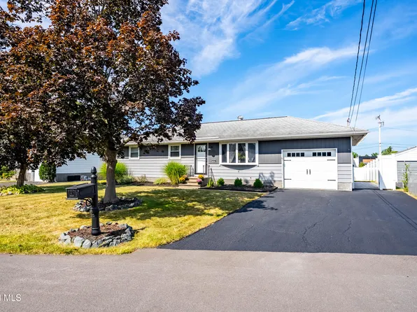 18 Kenlyn Drive, Albany, NY 12205