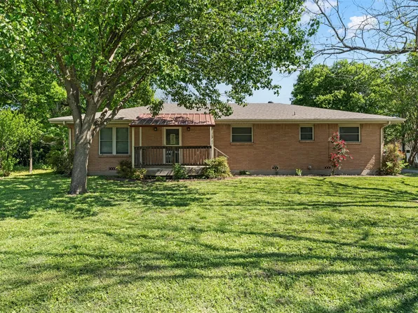 704 W 3rd St, Eddy, TX 76524