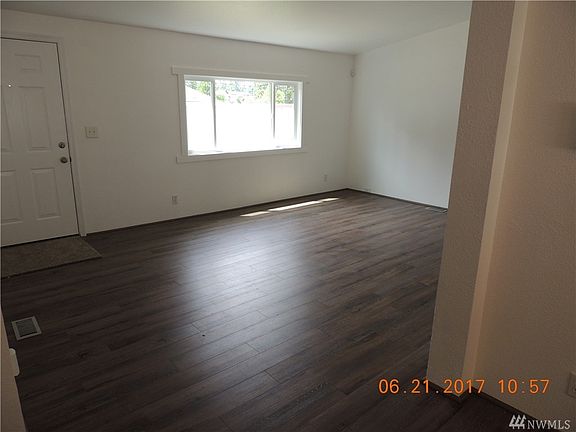 5th image of 20324 77th Ave E